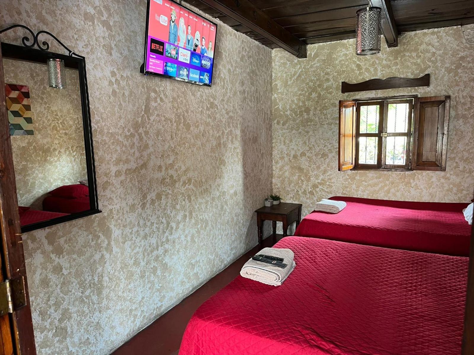 Hotel Cristal Antigua Buitenkant foto