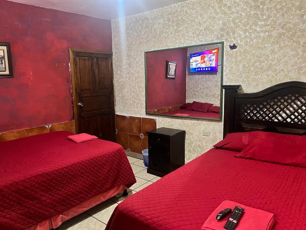 Hotel Cristal Antigua Buitenkant foto